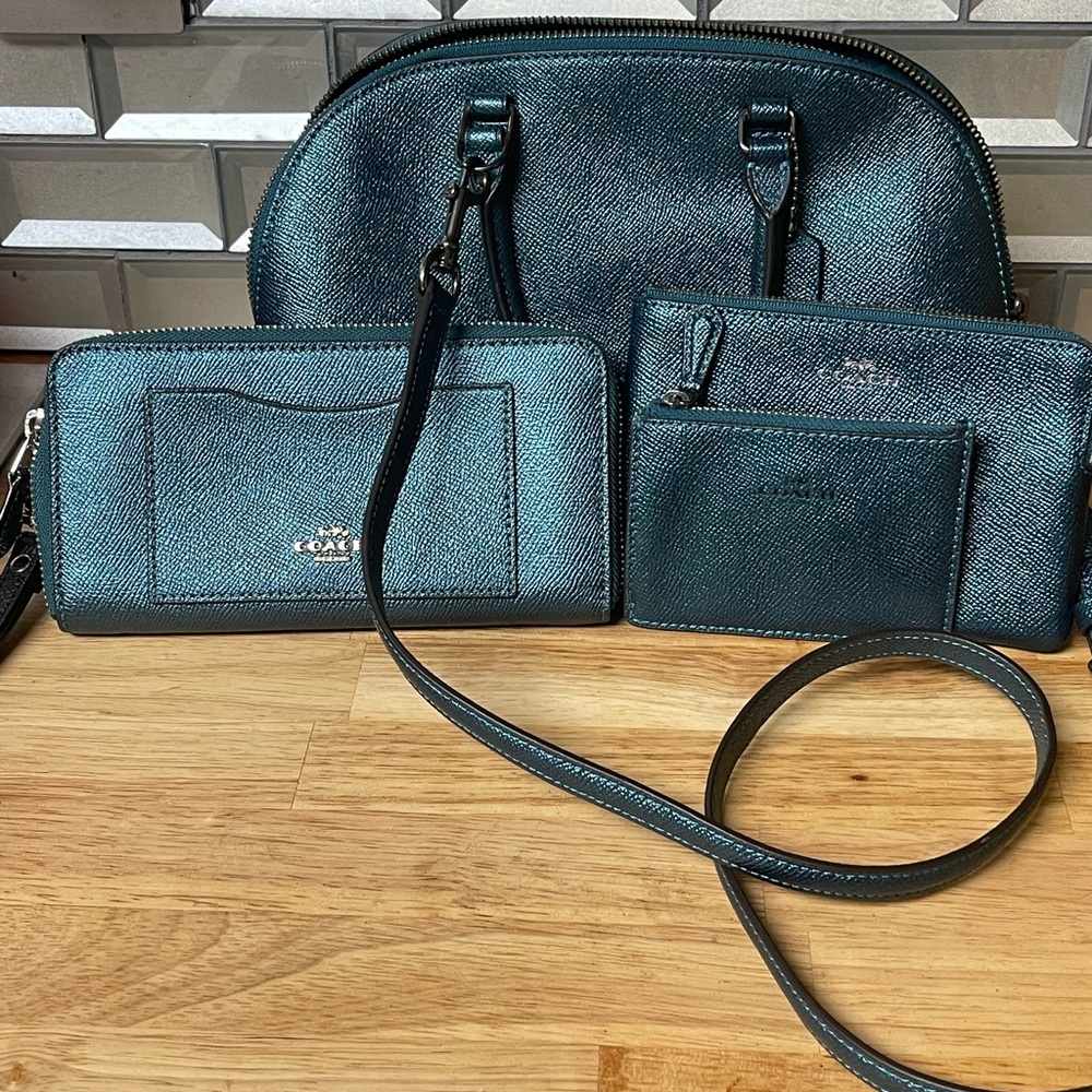 Coach blue metallic set